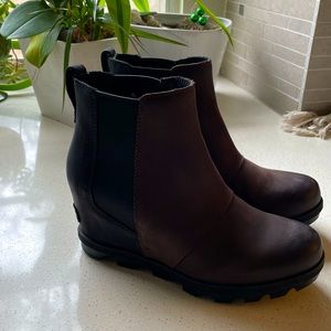 Sorel black and brown Joan of Arc wedge